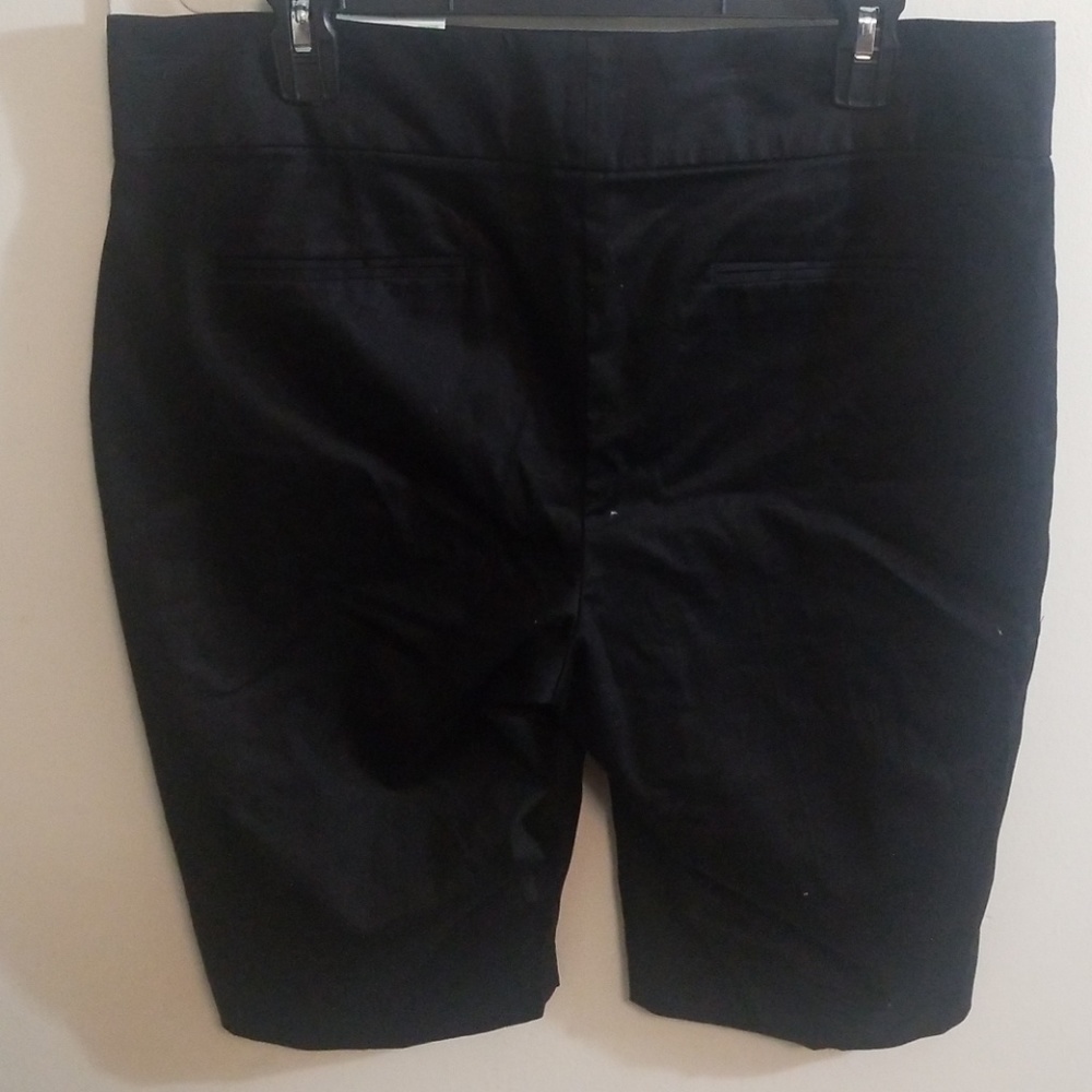Shorts - Picture 3 of 3